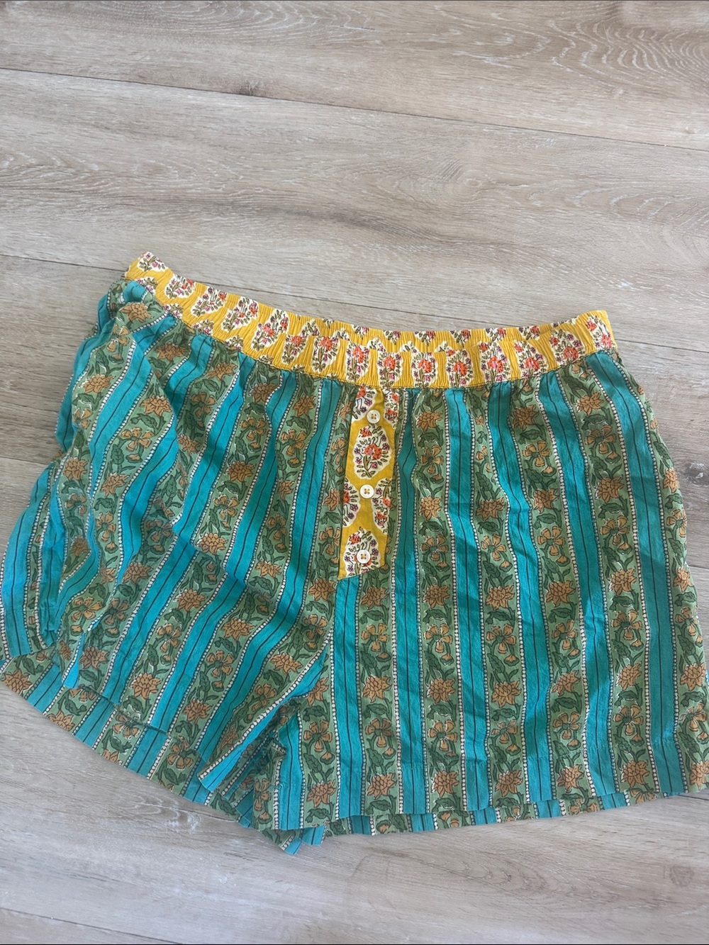Natural life shorts